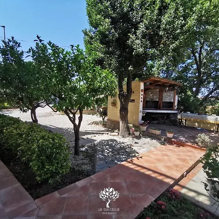 La Suscella Oda ve Kahvaltı 4*