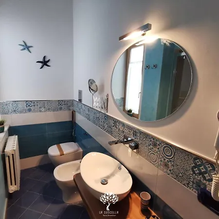 La Suscella Oda ve Kahvaltı 4*